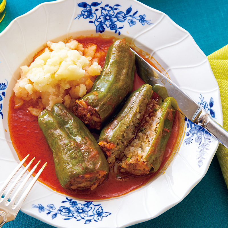 「ピーマンの肉詰めトマト煮」