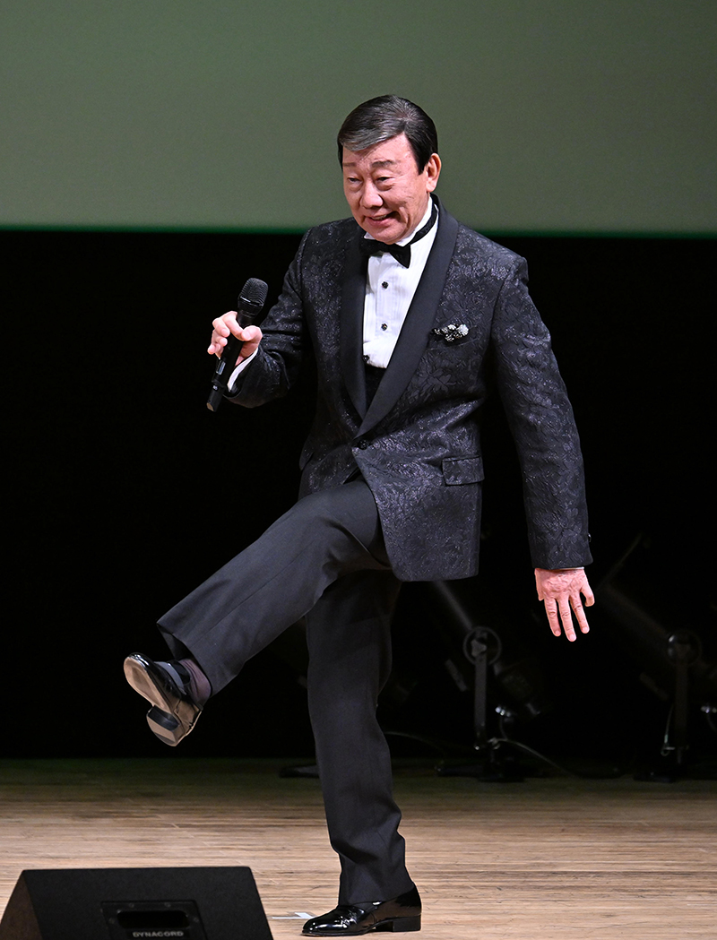 歌手の橋幸夫
