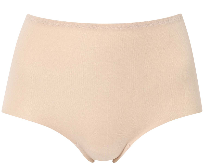 「綿の贅沢 ショーツ」990円～／ウイング