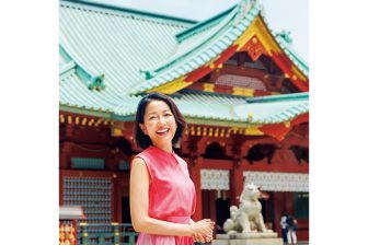 《夏の小旅行に》人気芸能人が訪れたことのある神社を紹介！羽田美智子のおすすめ神社は「30年以…