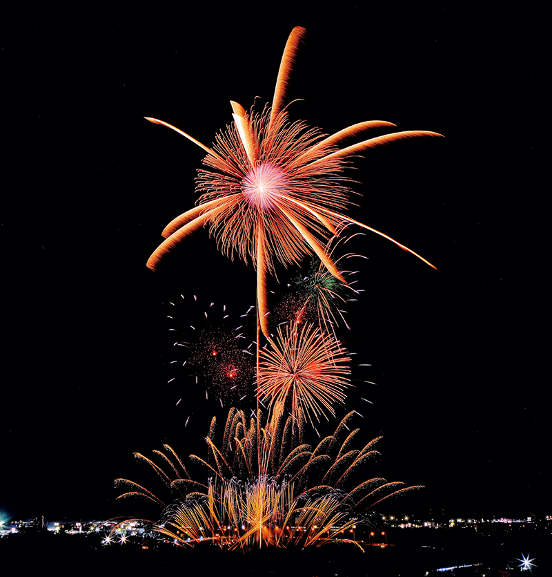 岩手県「盛岡花火の祭典」（c）ハナビスト・冴木一馬