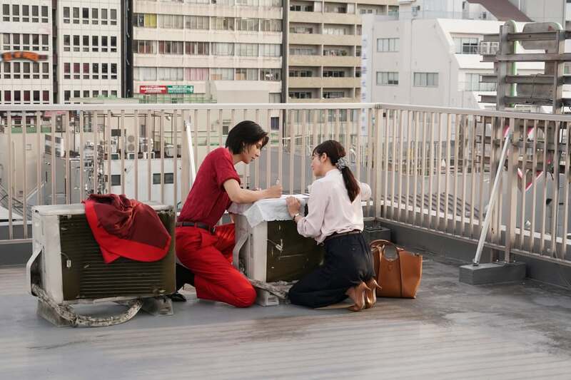 個人授業を行う2人（インスタグラムより）