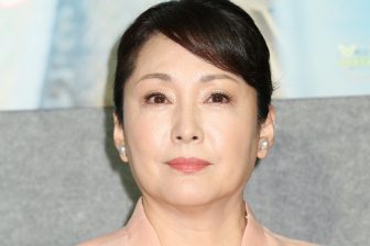 話題のNHKドラマ『ひとりでしにたい』で母親役を演じる松坂慶子　主演の綾瀬はるかに重ねる「アーティスト活動中の愛娘たちとの同居生活」 