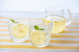 《レモンと酢、氷砂糖の3つだけ》夏バテ予防＆免疫力アップにも役立つ「レモン酢」のパワーと作り方を管理栄養士が解説