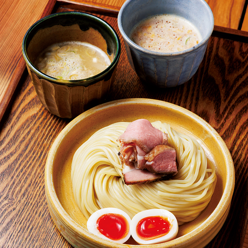 「つけ汁2種つけめん300g」（1300円）