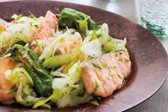 《人気料理家の極力火を使わない作りおきレシピ6つ》「鮭の南蛮漬け」「豚の香味ソース」など夏に…