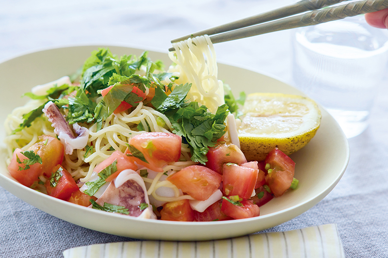 「いかとトマトのレモン和え麺」