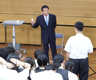 《福祉は本当に苦しい》杉良太郎「被災地で“ありがとう”を求めない」高校生に伝えた「人間を知る…
