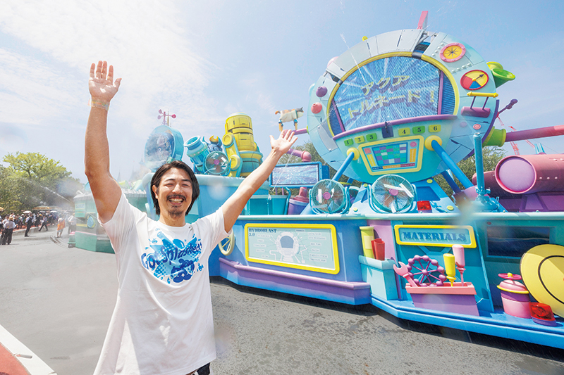 2台のフロートで大量の水を放出！「暑さを忘れるくらい気持ちいい！」（時任さん）
