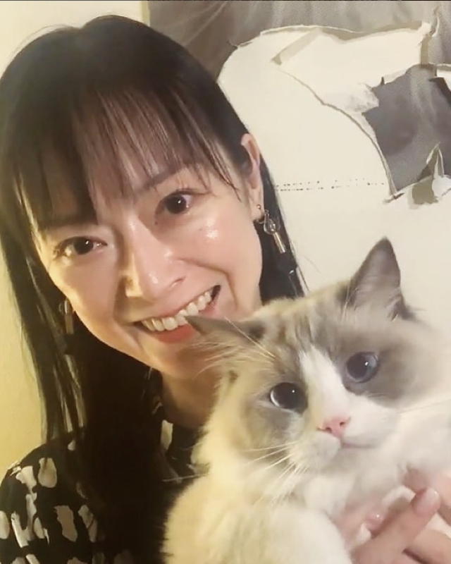 最近は猫を溺愛していた（インスタグラムより）