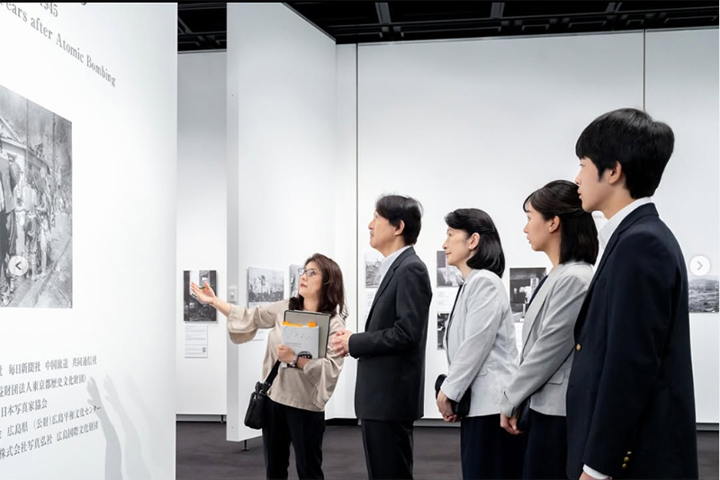 「被爆80年企画展 ヒロシマ1945」を視察される秋篠宮家（宮内庁の公式インスタグラムより）