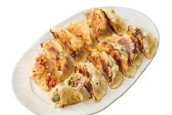 《発酵食品でおいしく腸活》「ぬか漬けと豚肉」「みそと鶏ひき肉とセロリ」「塩辛とじゃがいも」など新発想の“カラダ整え餃子”レシピ6つ