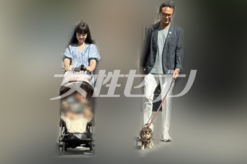 犬の散歩をする船越（2025年8月）