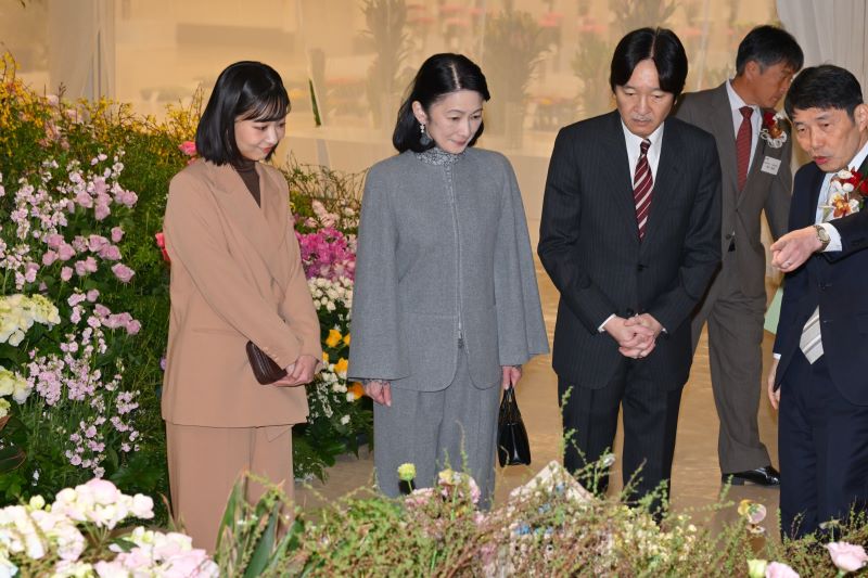 3人ともバラバラな服装だった。（2025年1月、写真／JMPA）