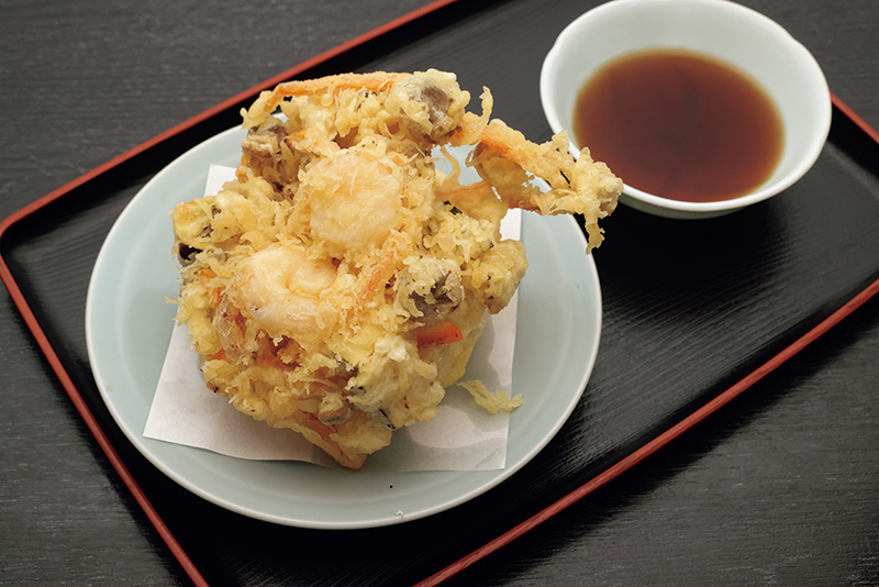 熟練の技がなす完璧な揚げ具合！特かきあげ （900円）