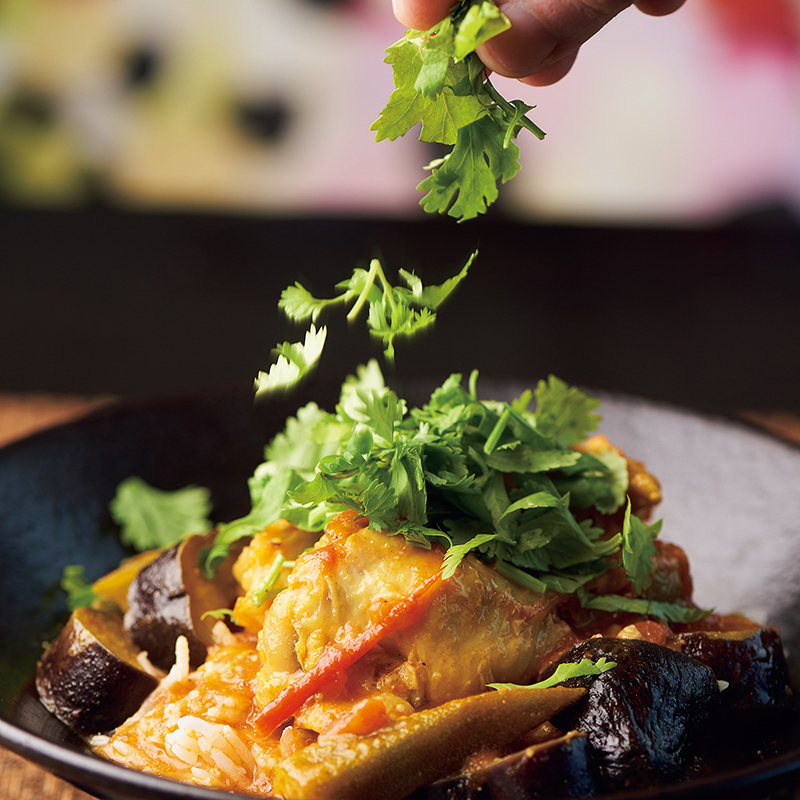 「夏野菜と手羽元のラッサムカレー」