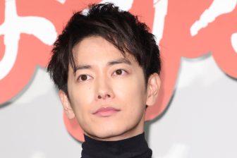 佐藤健、企画プロデュースのNetflix『グラスハート』が好評 役作りで1年以上かけて楽器を練習、…