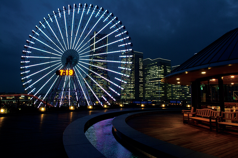 夜景を一望する贅沢空間