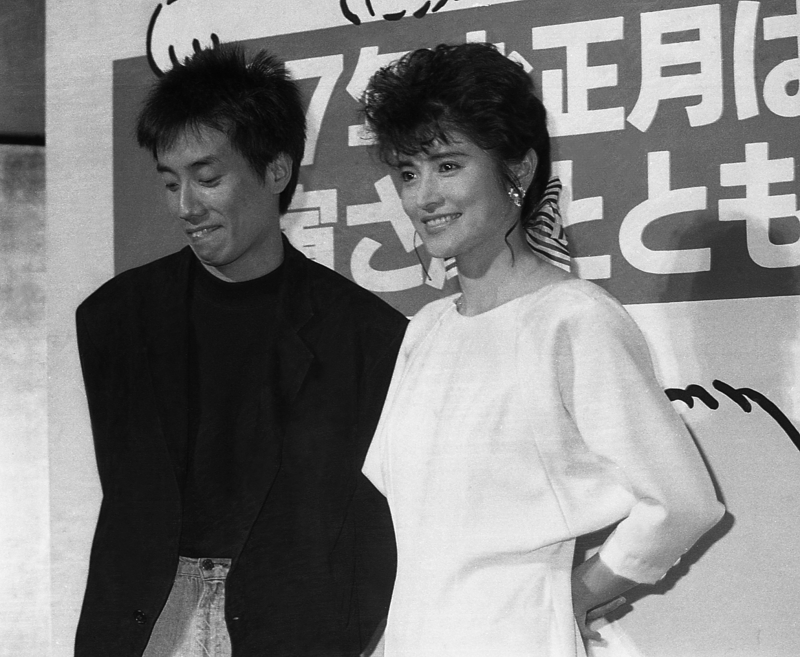1986年公開の映画『男はつらいよ』の制作発表会見。劇中で恋人役を演じ、ふたりは仲を深めた