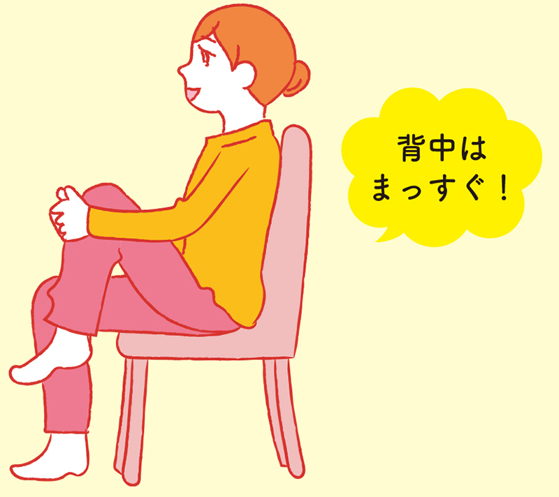 「正しい座り方」で椅子に座り、左足のひざを曲げる。息を吐きながらひざを胸に近づけて、10秒キープする（イラスト／藤井昌子）