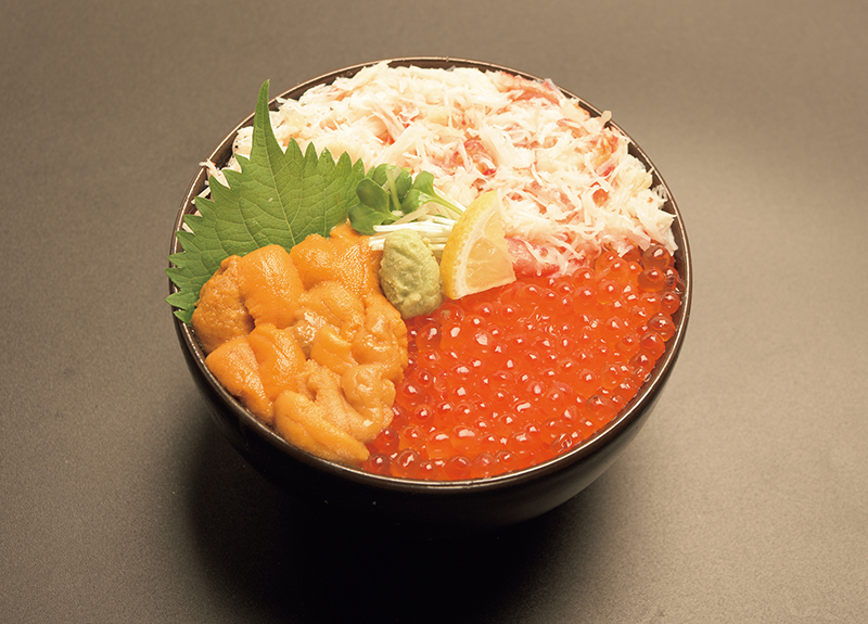 かに・いくら・うにの三色丼