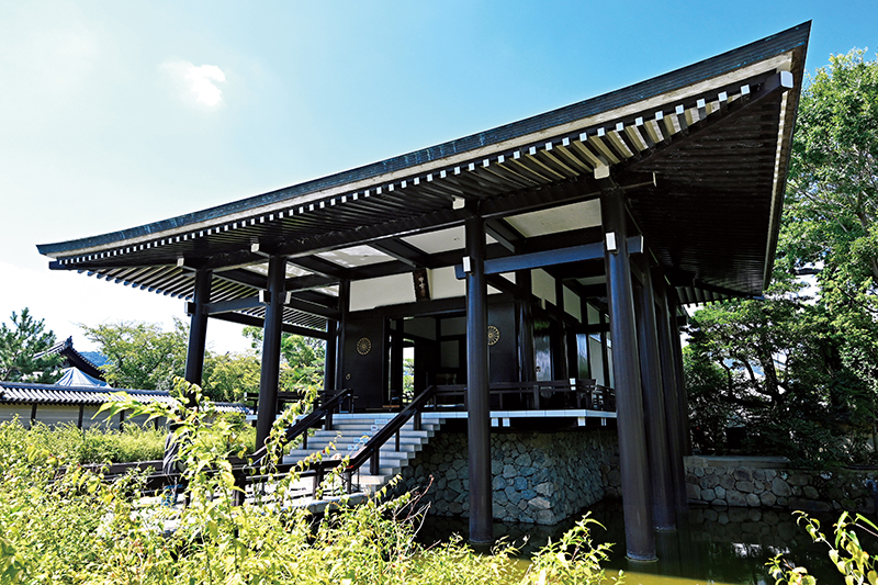 東院伽藍に隣接する中宮寺