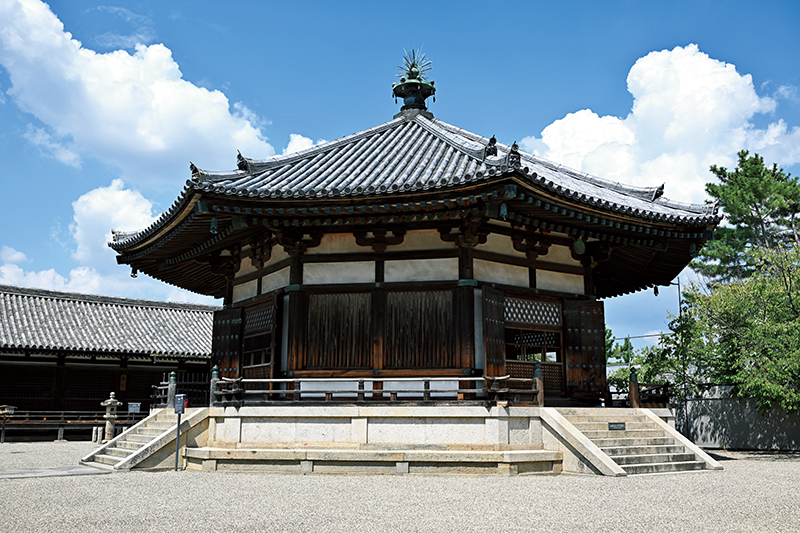 東院伽藍にある夢殿