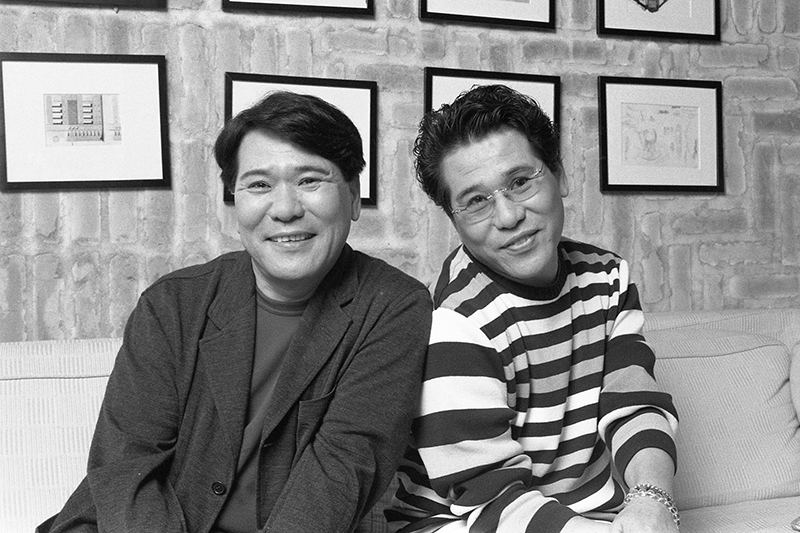 昨年9月3日に亡くなったピーコさん（右）のお墓参りができない状況のおすぎ（左）