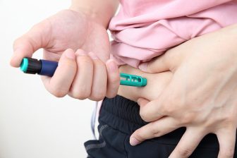 不適切に使われる”ダイエット薬”の危険性 吐き気、下痢、栄養失調、倦怠感、依存性…手軽さの裏に…