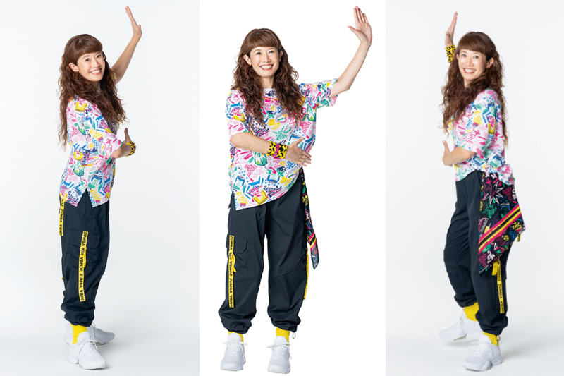 踊る女性