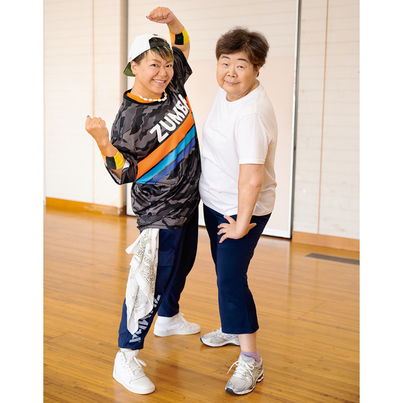 「今日はとことん踊っちゃうわよ！」（野原さん）「ドキドキ、わくわく、キラキラしましょう！」（ZUMBAインストラクター・大滝由美子さん）