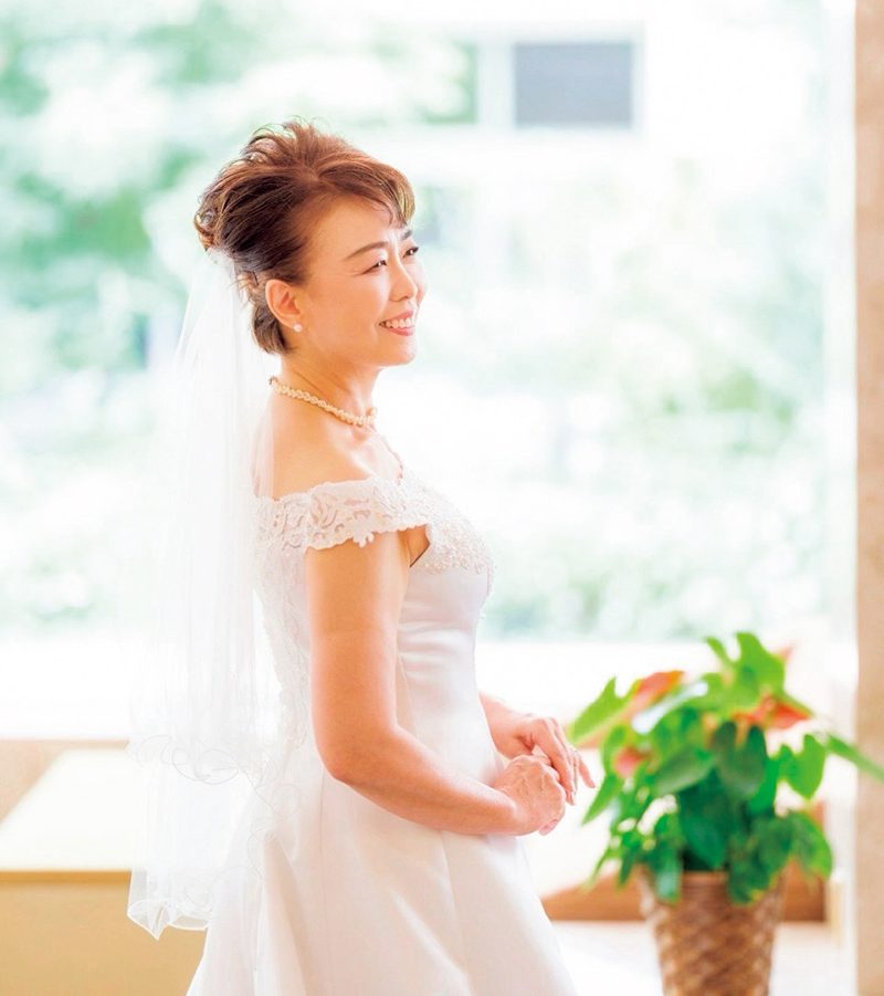 “再縁婚”記念にご主人と…“61歳のウエディング”を撮影した女性