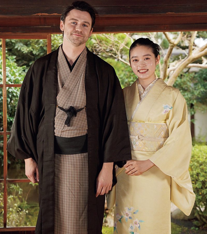 夫婦役の高石とトミー