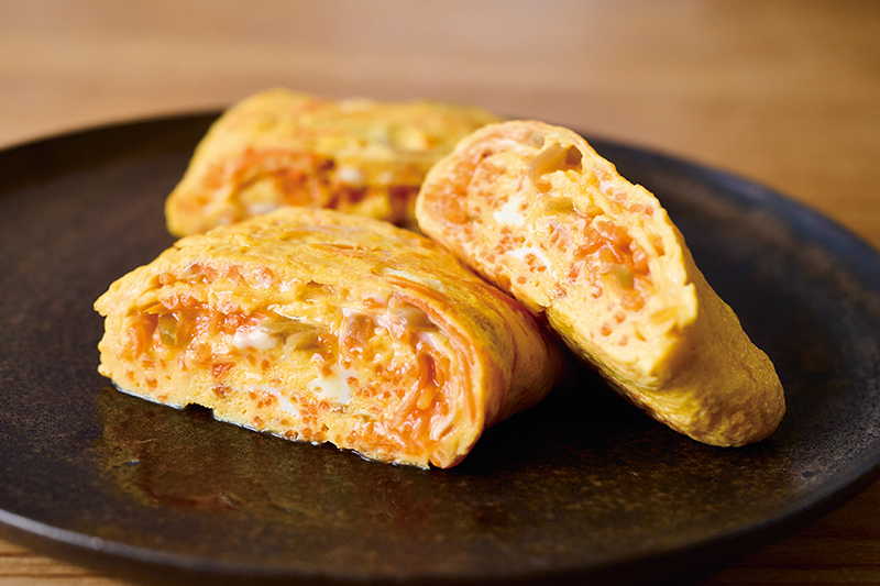 「にんじんのザーサイ和え入り卵焼き」