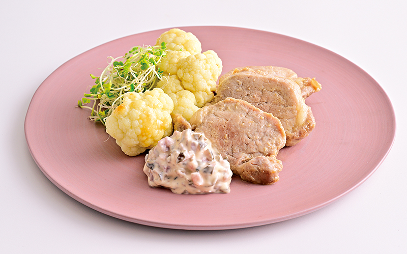 「豚ヒレの柴漬けマヨソースカリフラワー添え」