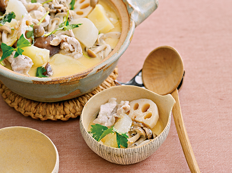 「豚肉と根菜の酒粕豆乳鍋」