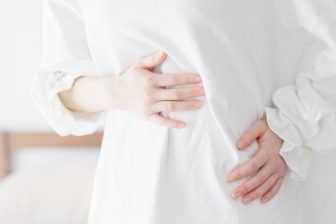 《秋は腸が砂漠化する？》便秘悪化＆放っておくと大腸がんリスクも　「砂漠腸」をもたらし、悪化させる“3つの生活悪習慣”や“予防策”を医師が解説