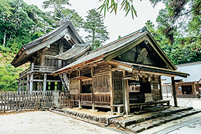 荘厳な社殿
