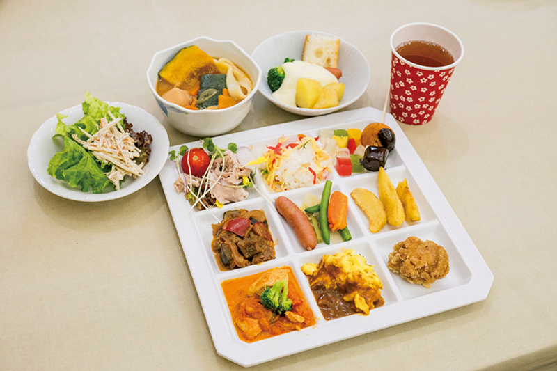 スイス料理のチーズフォンデュやポトフ、山梨のほうとうなど