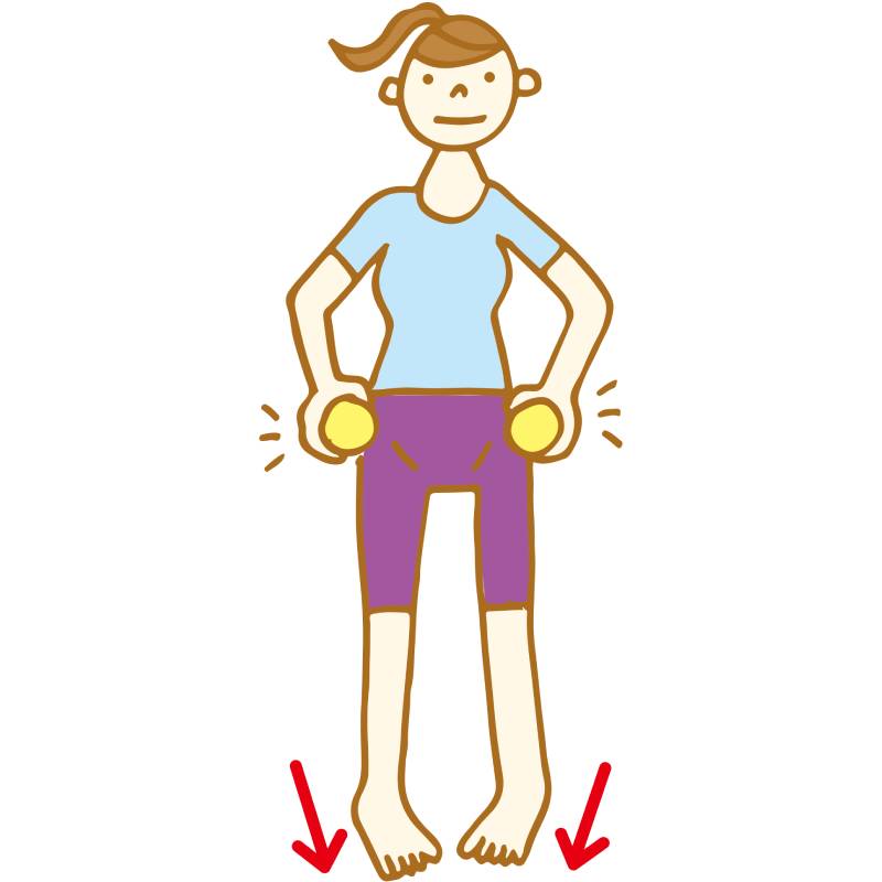 両足を肩幅程度に開き、つま先は15度程度、内側に向けて立つ。テニスボールを両手に持って中殿筋に当てる