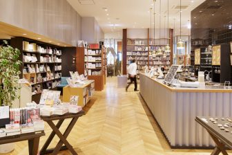 《本の文化を残すための挑戦》八戸市は離島以外で全国初「自治体直営書店」を設立、個人経営店は“…