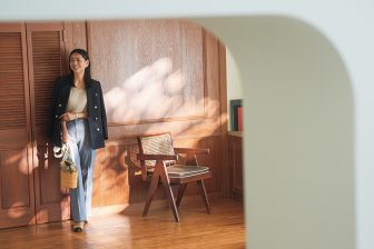 前田典子さんが教えるいくつになってもおしゃれなコツ「老け見えしない神アイテム」「無難色でも…