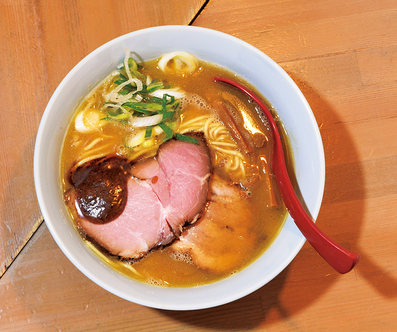 白湯ラーメン  950円