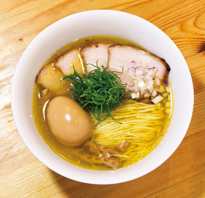 地鶏塩らぁ麺   1300円