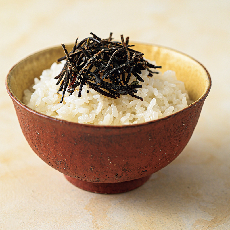 塩昆布をのせたごはん