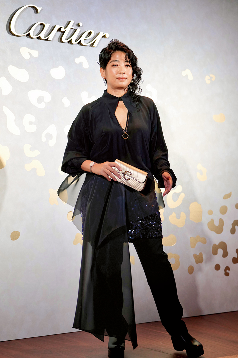 内田也哉子、これぞ洗練された大人のレイヤード