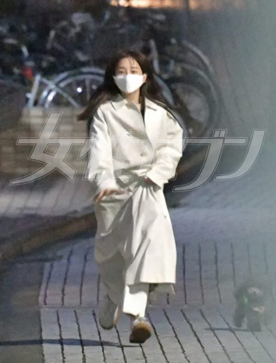 走り出す場面も（2021年）