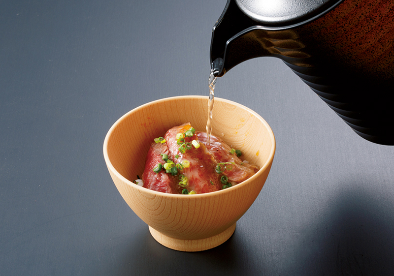 1杯ごとに味変が楽しめるひつまぶし風