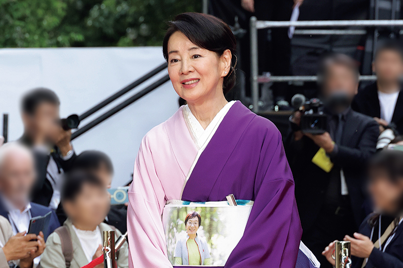 吉永小百合、貫禄のトップバッター