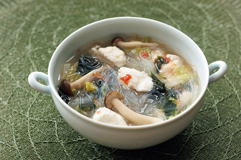 「梅と鶏ささ身の春雨スープ」